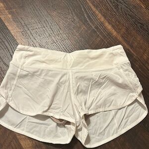 White 2.5” Lululemon athletic shorts women’s size 4